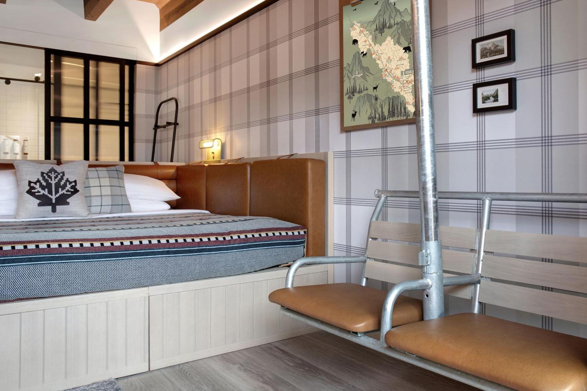 Hotel Moxy Banff Extérieur photo